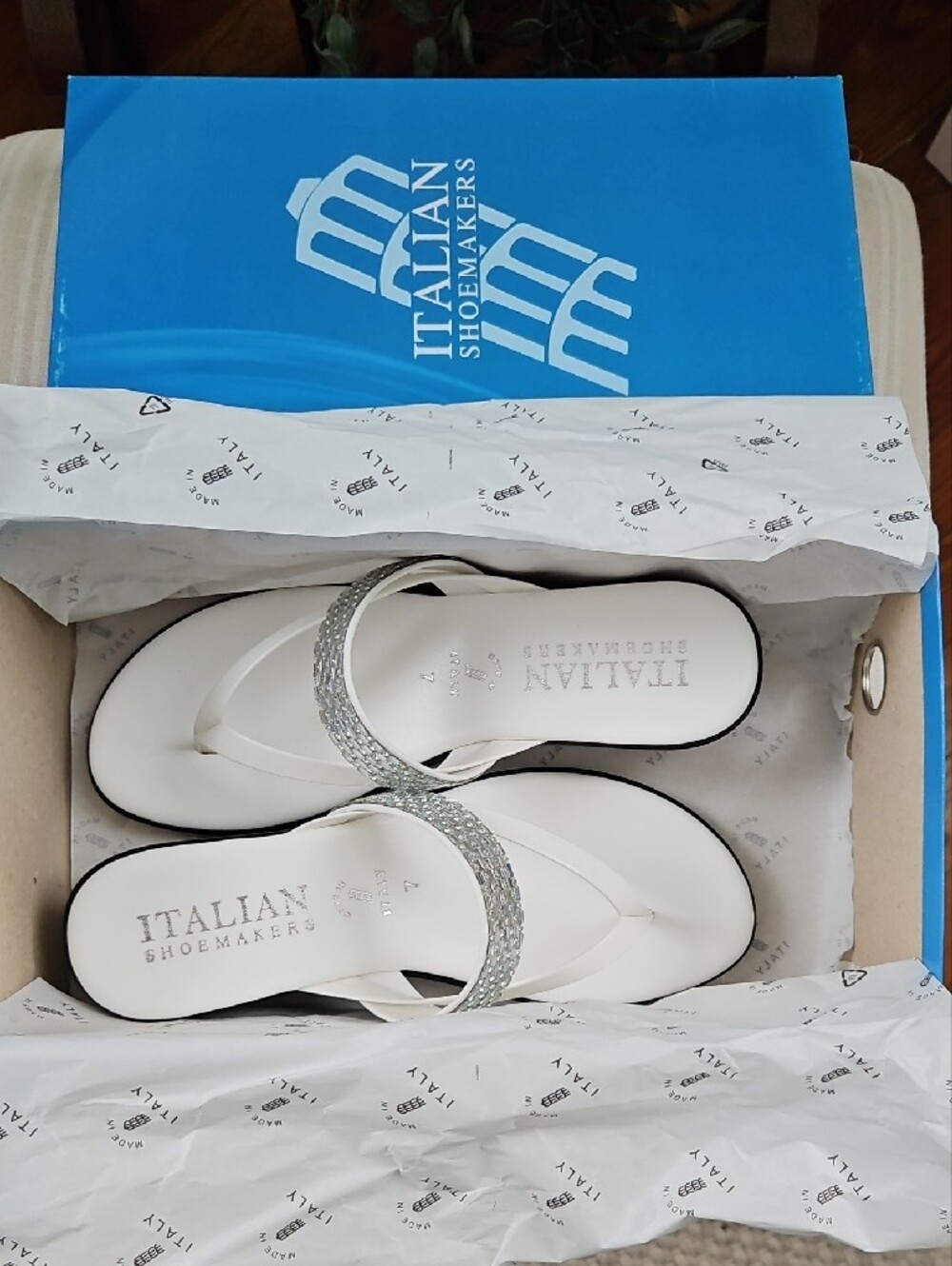 NIB Italian Shoemakers White Rhinestone Thong Wedge Sandals - Picture 7 of 8